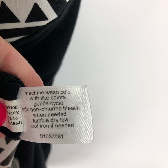 Lane Bryant Short Sleeve Top Size 14/16 - Picture 5 of 6